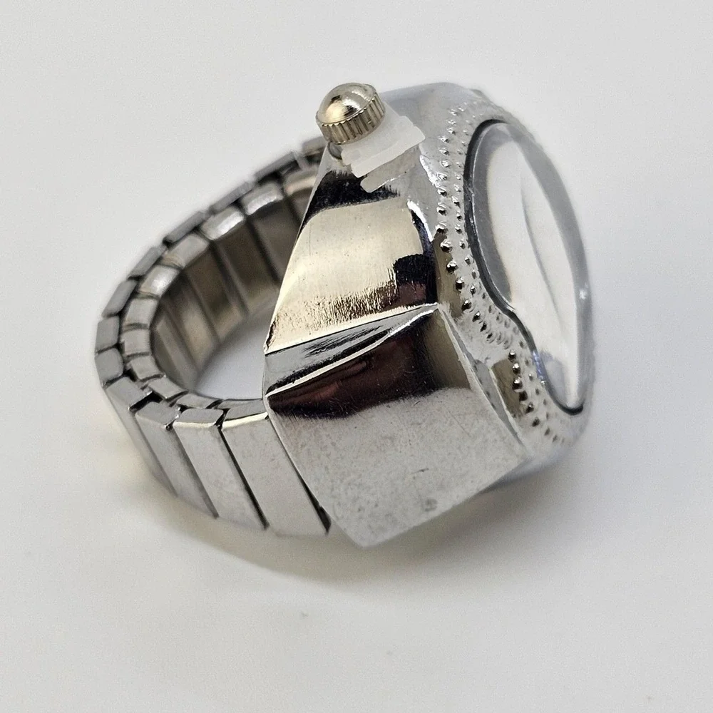 LOVE Ring Watch Women White Dial Analog Quartz Watch Stretch Band Finger Watch‎